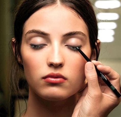 tutorial trucco chanel|9 Beauty Tips from a Chanel Makeup Artist .